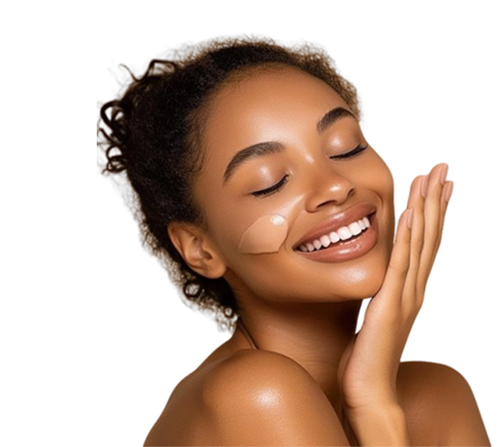 Femme souriante dans un salon de beauté moderne